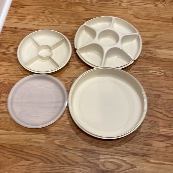 Bundle of Tupperware - Picture 2 of 6